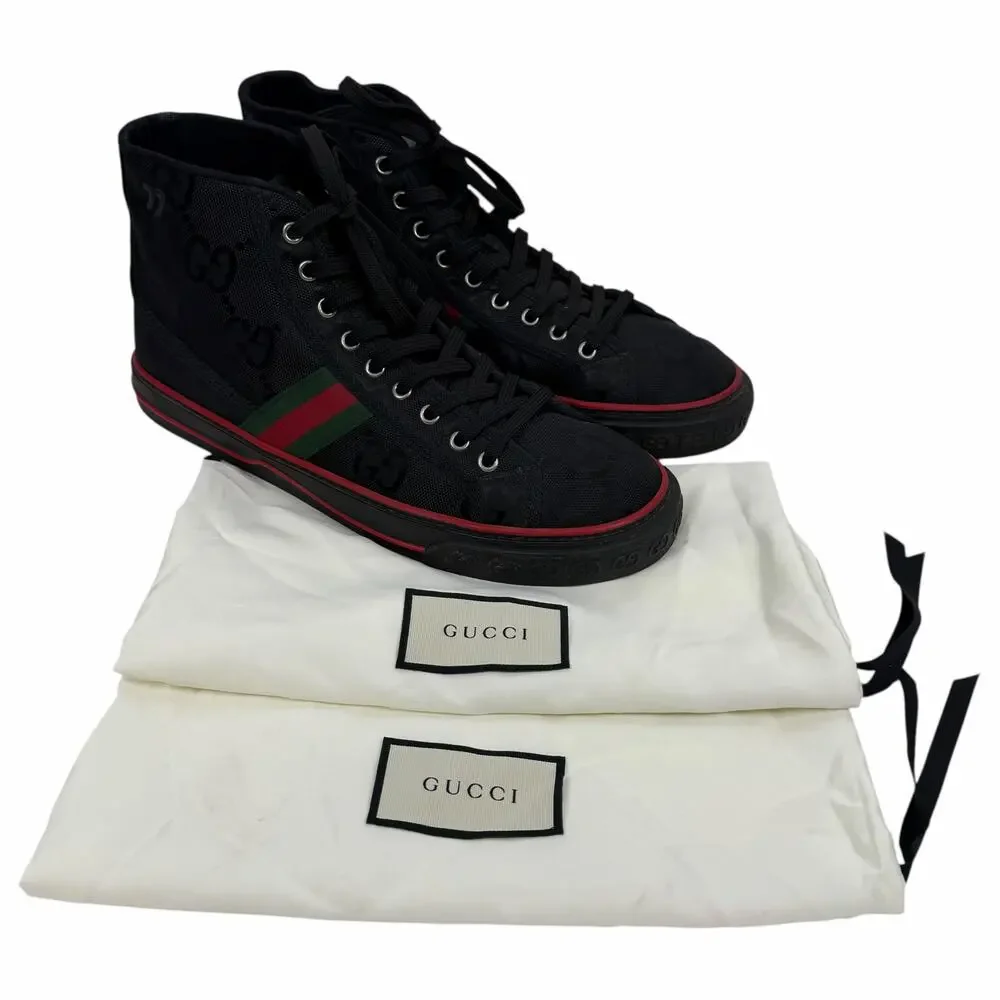 Gucci off grid
